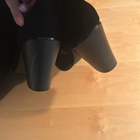 Rachel Roy suede boots; size 10 - Picture 4 of 11